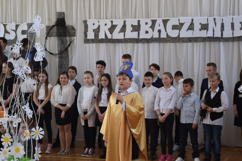 Apel wielkanocny w ZS Nr 2