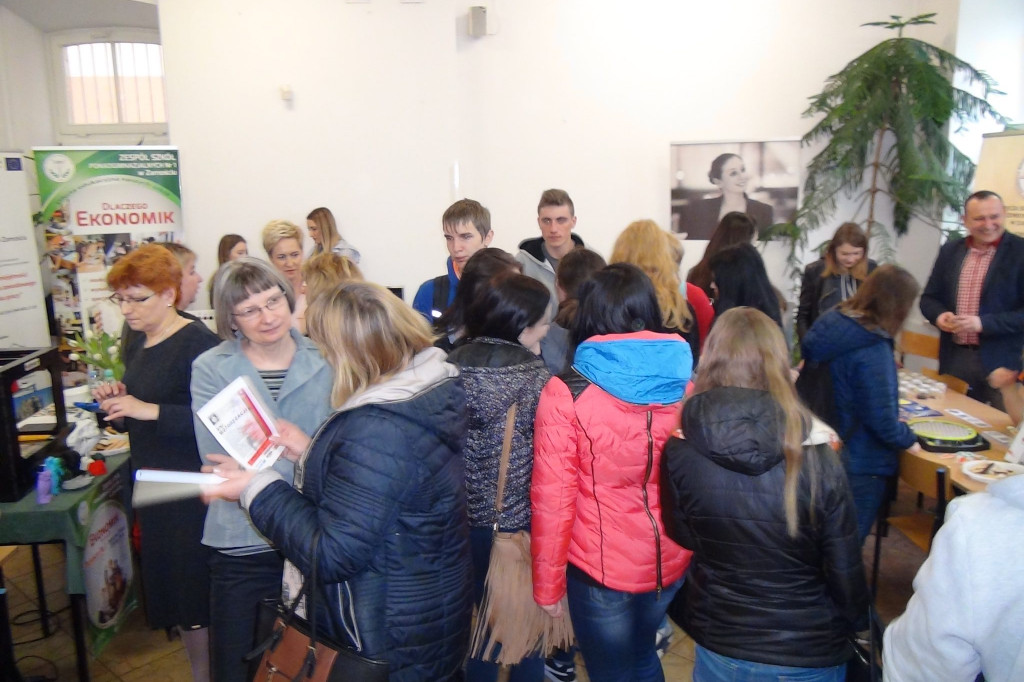V Targi Pracy i Edukacji [ZDJĘCIA]