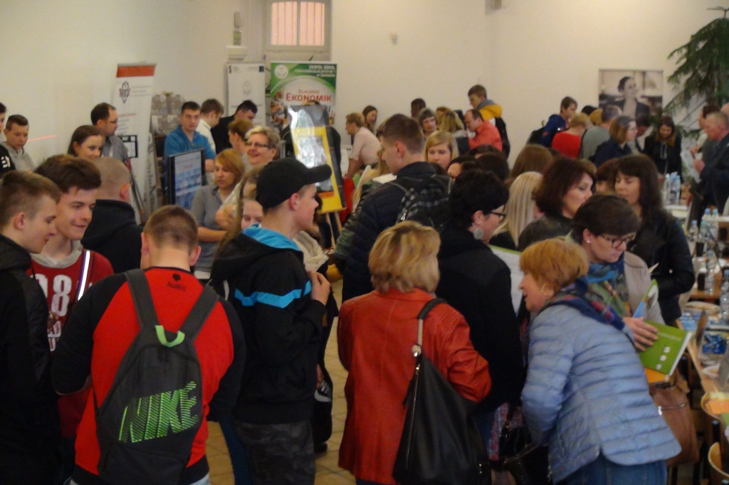 V Targi Pracy i Edukacji [ZDJĘCIA]