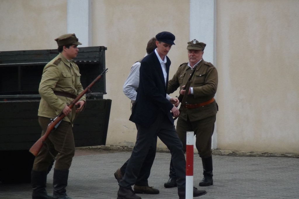 Więzienie przy Okrzei rozbite