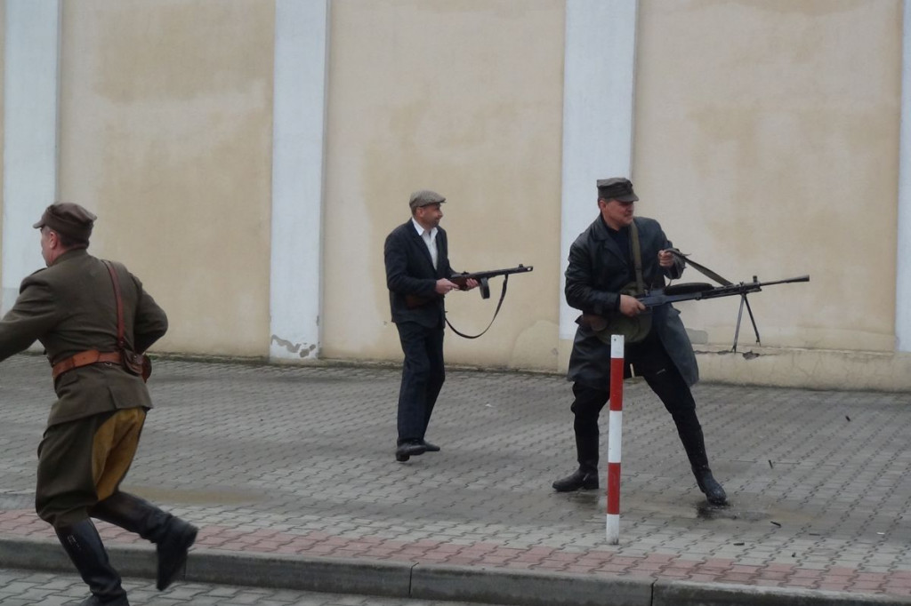 Więzienie przy Okrzei rozbite