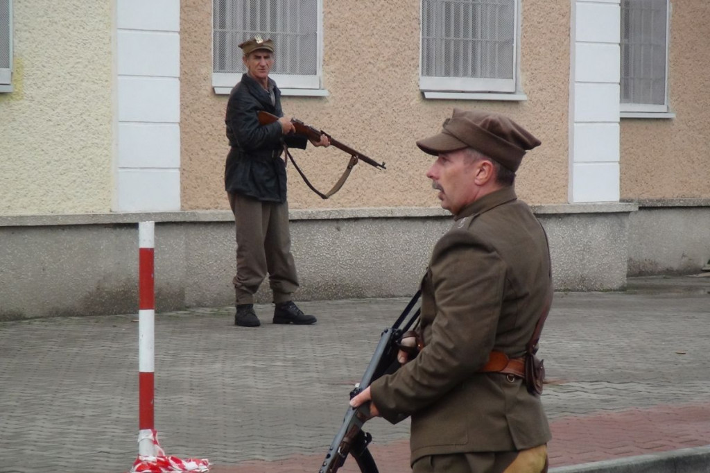 Więzienie przy Okrzei rozbite
