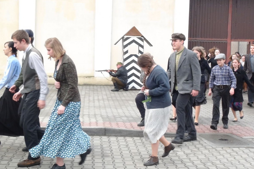 Więzienie przy Okrzei rozbite