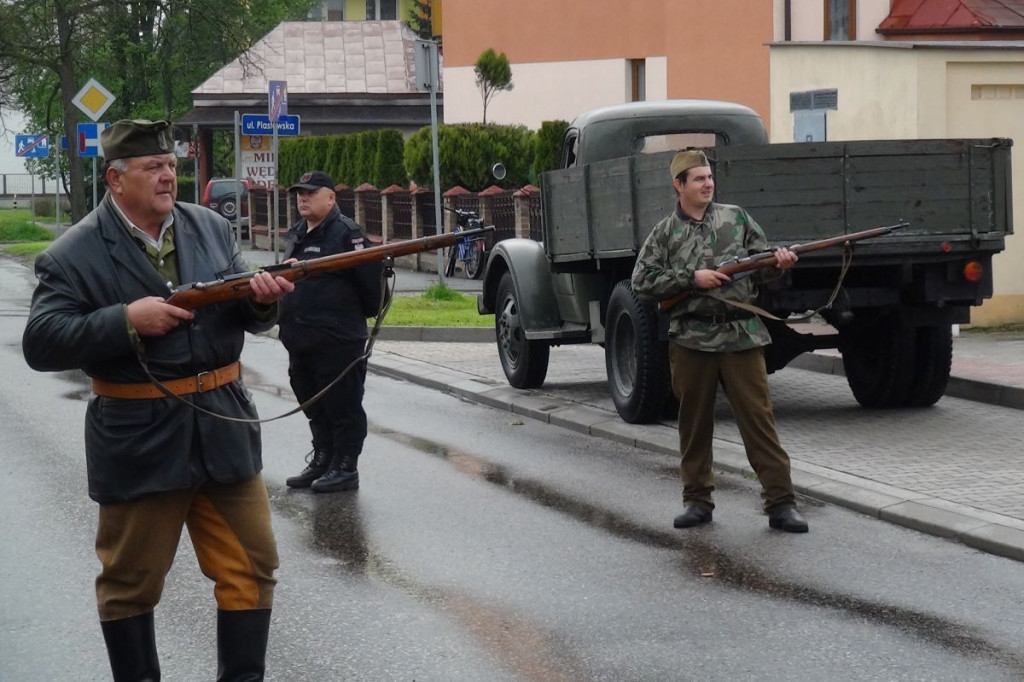 Więzienie przy Okrzei rozbite