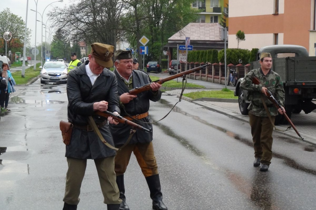 Więzienie przy Okrzei rozbite