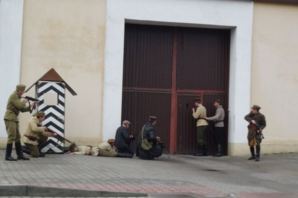Więzienie przy Okrzei rozbite