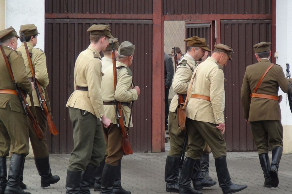 Więzienie przy Okrzei rozbite