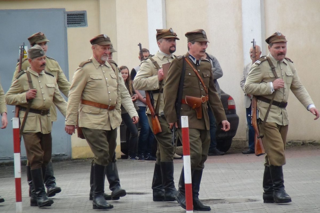 Więzienie przy Okrzei rozbite