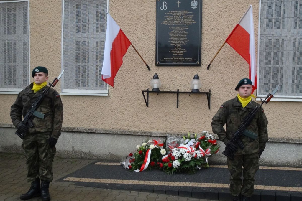 Więzienie przy Okrzei rozbite