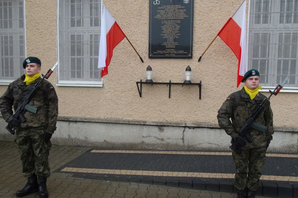 Więzienie przy Okrzei rozbite