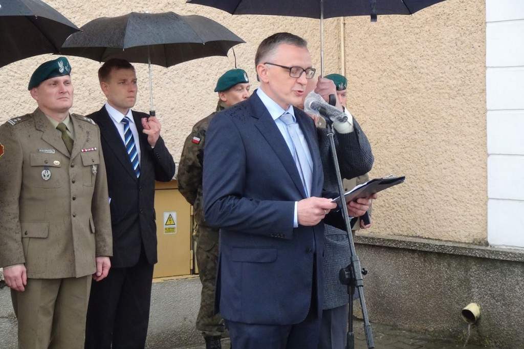 Więzienie przy Okrzei rozbite