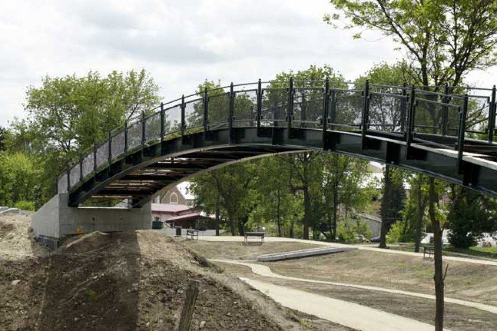 Kładka na Bastionie I z barierkami