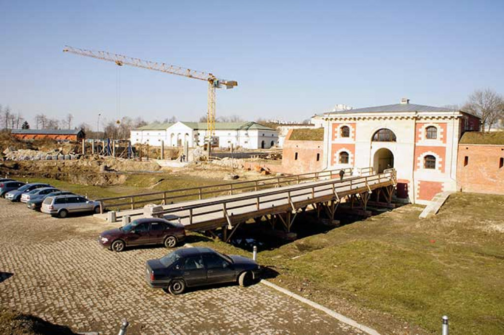 Kolumny przed Arsenałem - zdjęcia