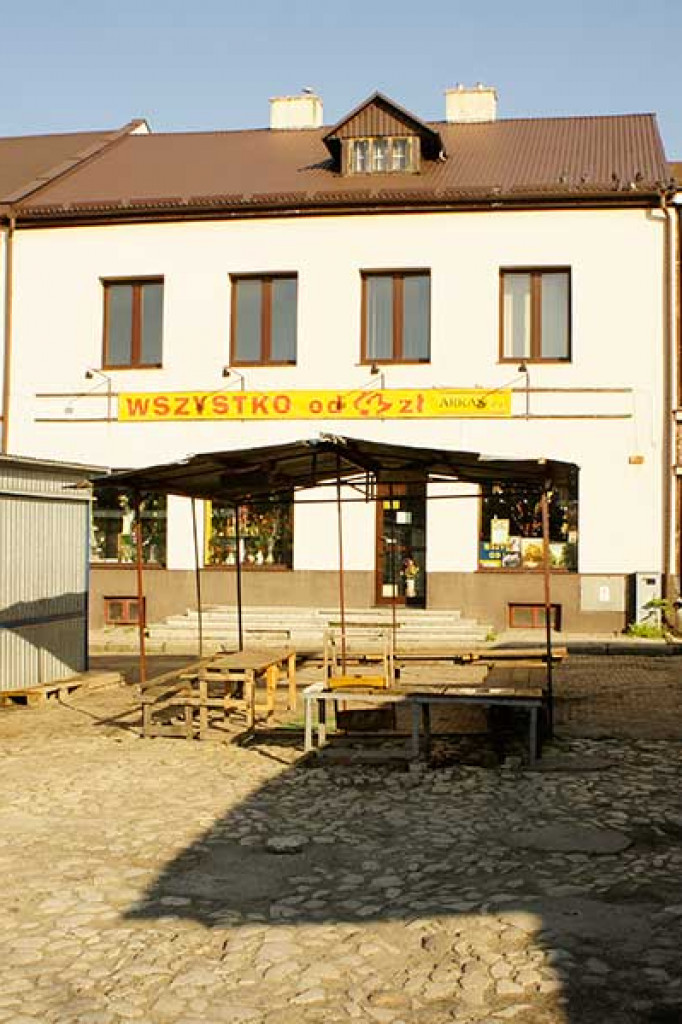 Porządkowanie Rynku Nowego Miasta - zdjęcia