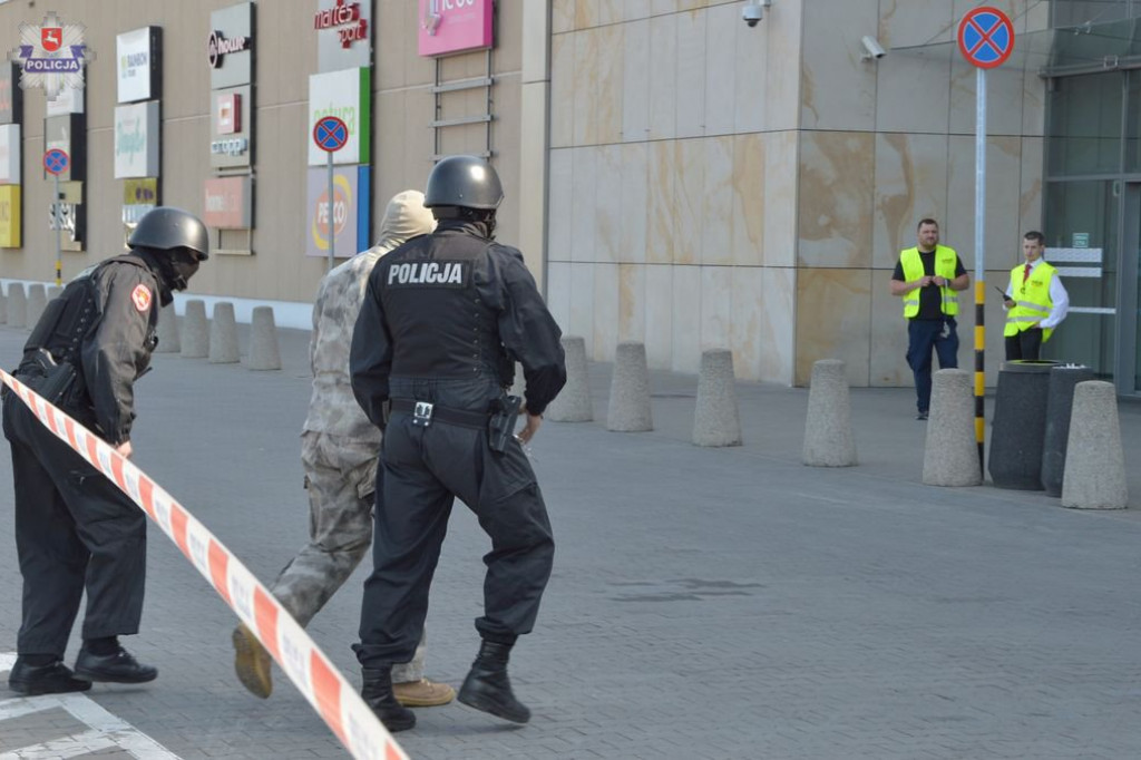 Bomba w galerii handlowej