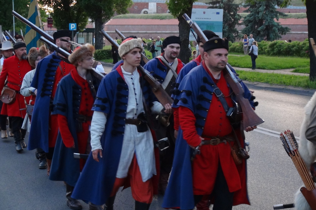 Rozpoczęli z hukiem