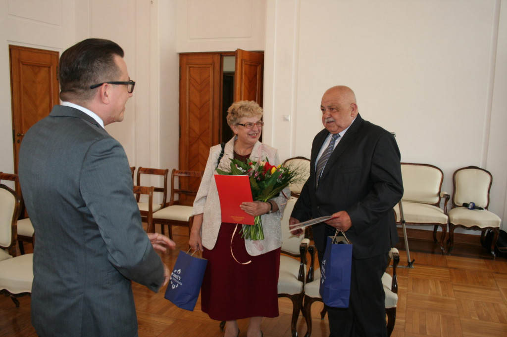 Karta Dużej Rodziny dla tysięcznej rodziny z Zamościa [FOTO]