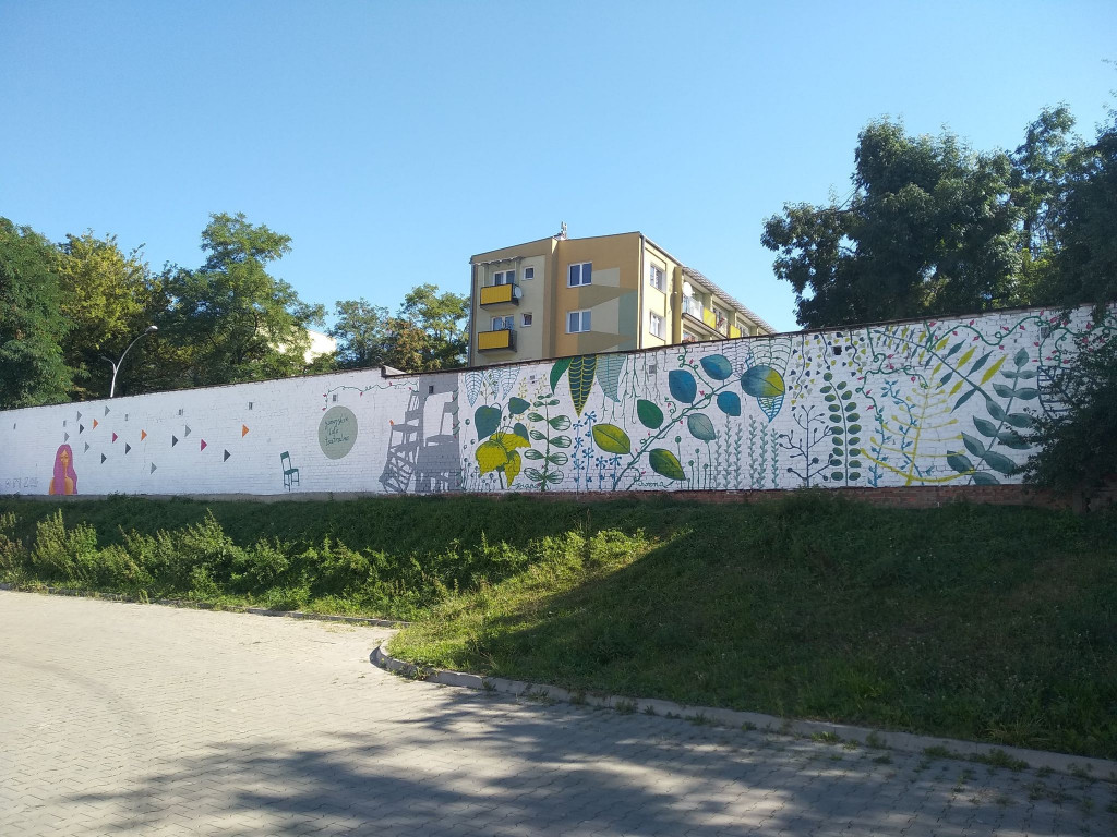Teatralny mural w Zamościu