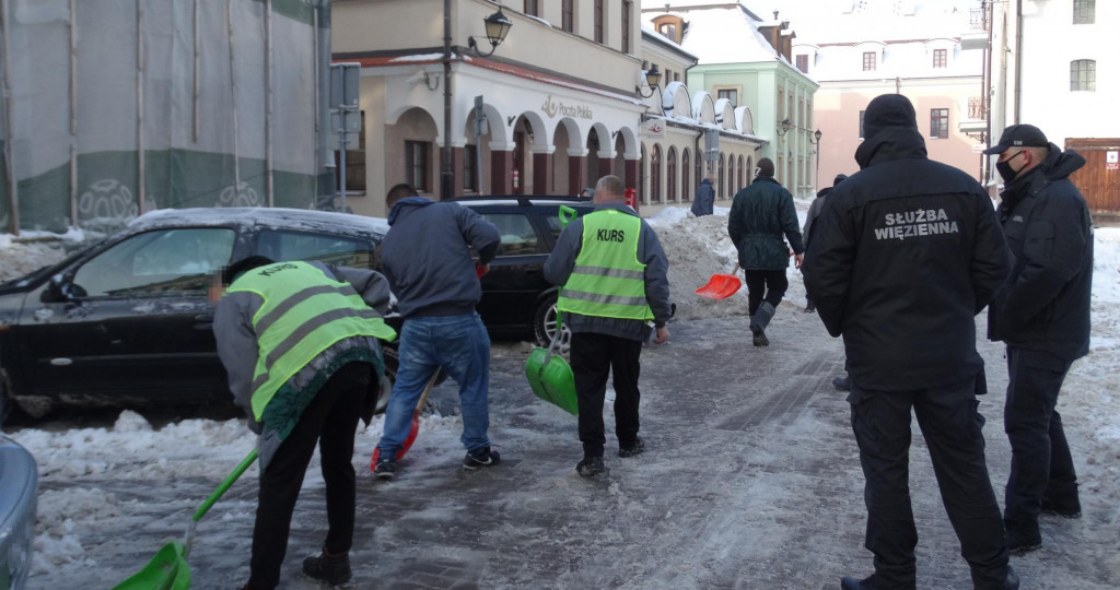 Pomoc przy odśnieżaniu przyniosła efekt!