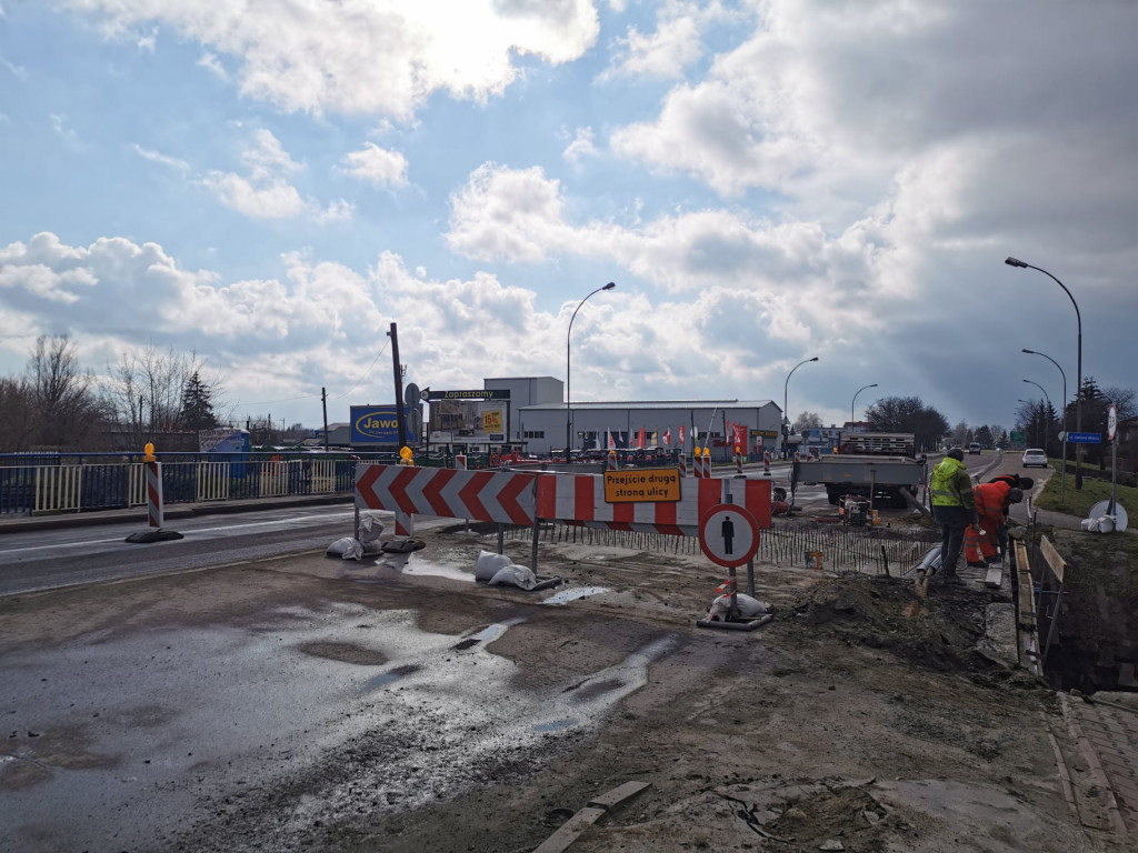 Ruszyła przebudowa ulicy Szczebrzeskiej i Męczenników Rotundy