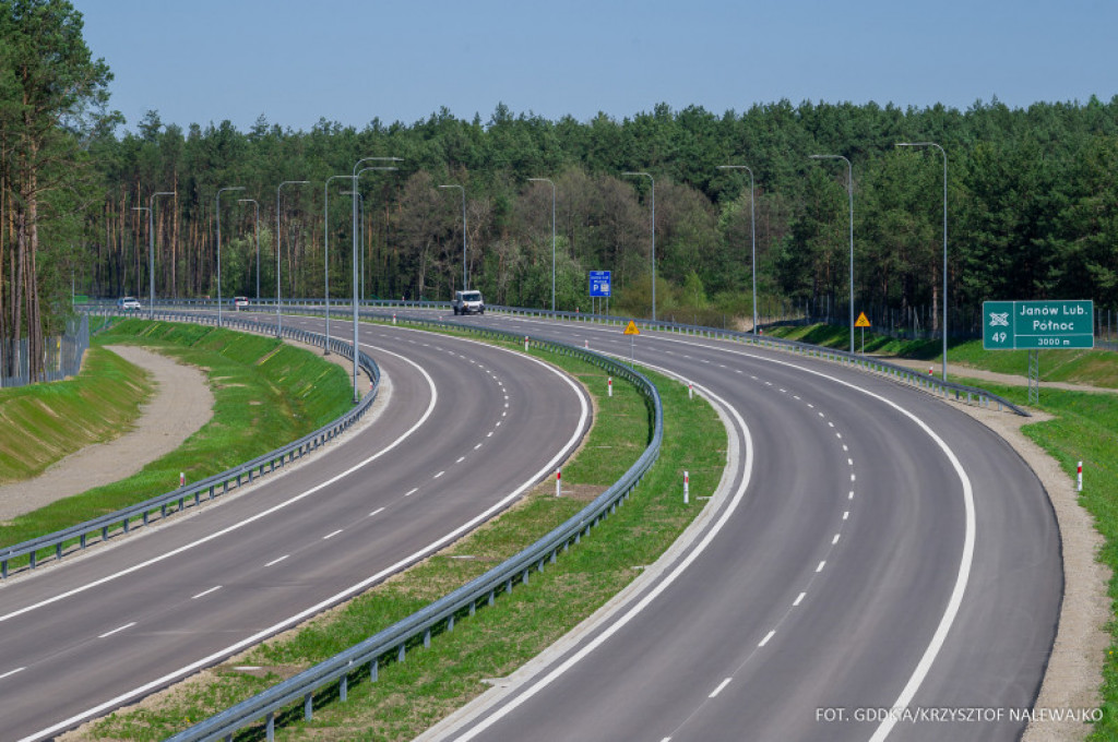 Postępy prac na budowie S19 między Kraśnikiem a węzłem Lasy Janowskie