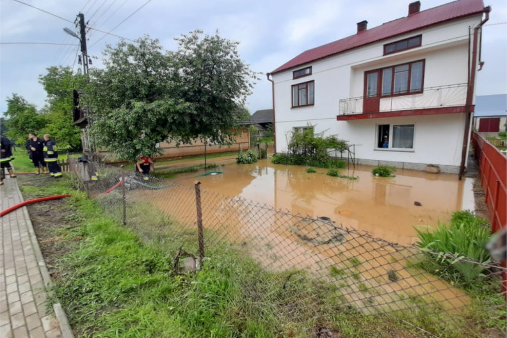 Interwencje zamojskich strażaków po gwałtownych burzach