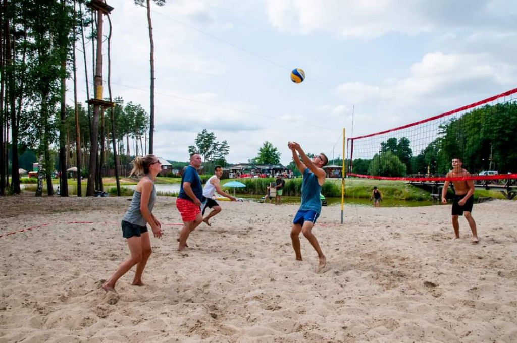 Strażacy na podium w turnieju piłki plażowej