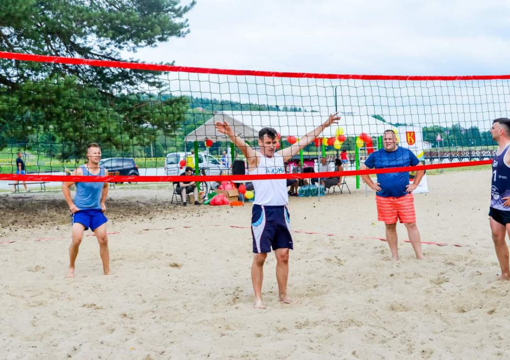 Strażacy na podium w turnieju piłki plażowej