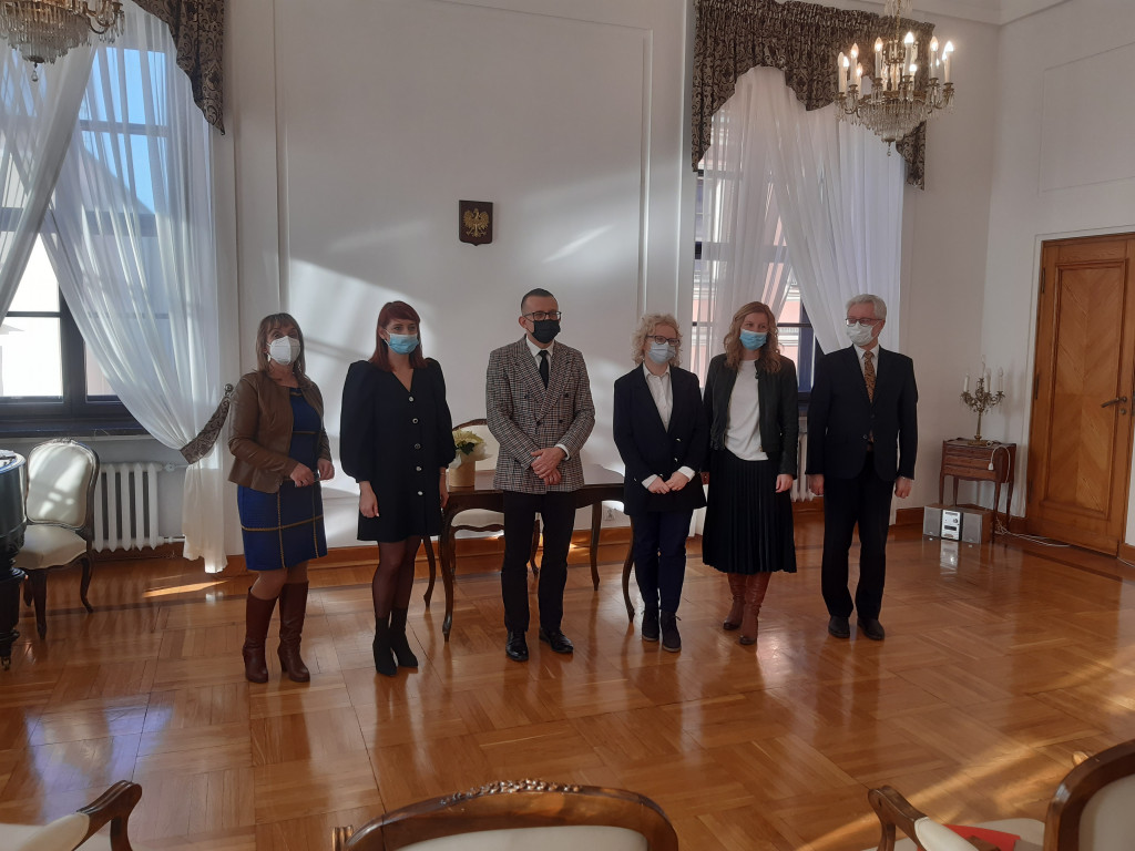 Prezydent wręczył akty nadania stopnia nauczyciela mianowanego