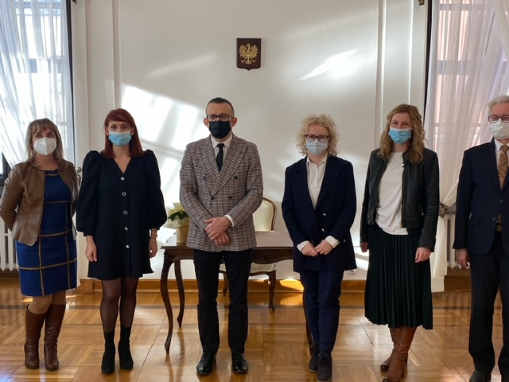 Prezydent wręczył akty nadania stopnia nauczyciela mianowanego