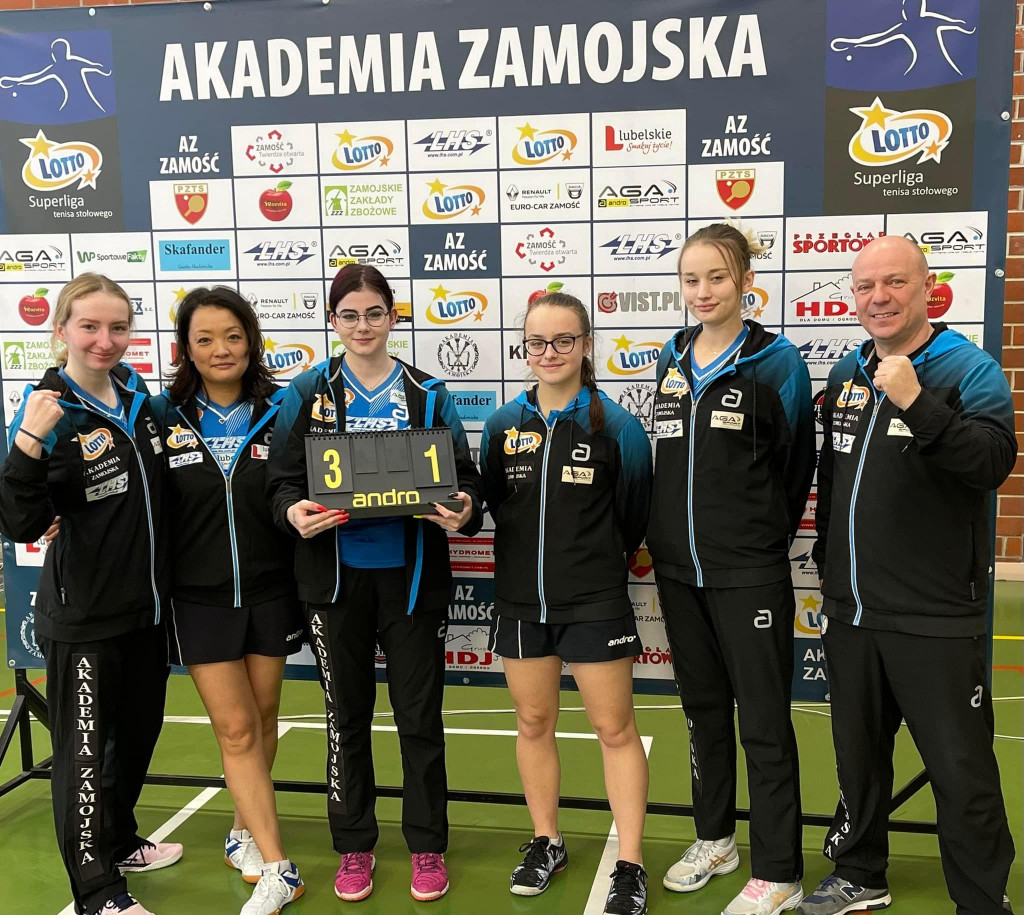 Wygrane w Superlidze i Ekstraklasie tenisa stołowego