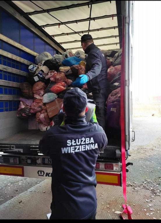 Solidarni z Ukrainą. Lubelska Służba Więzienna pomaga uchodźcom