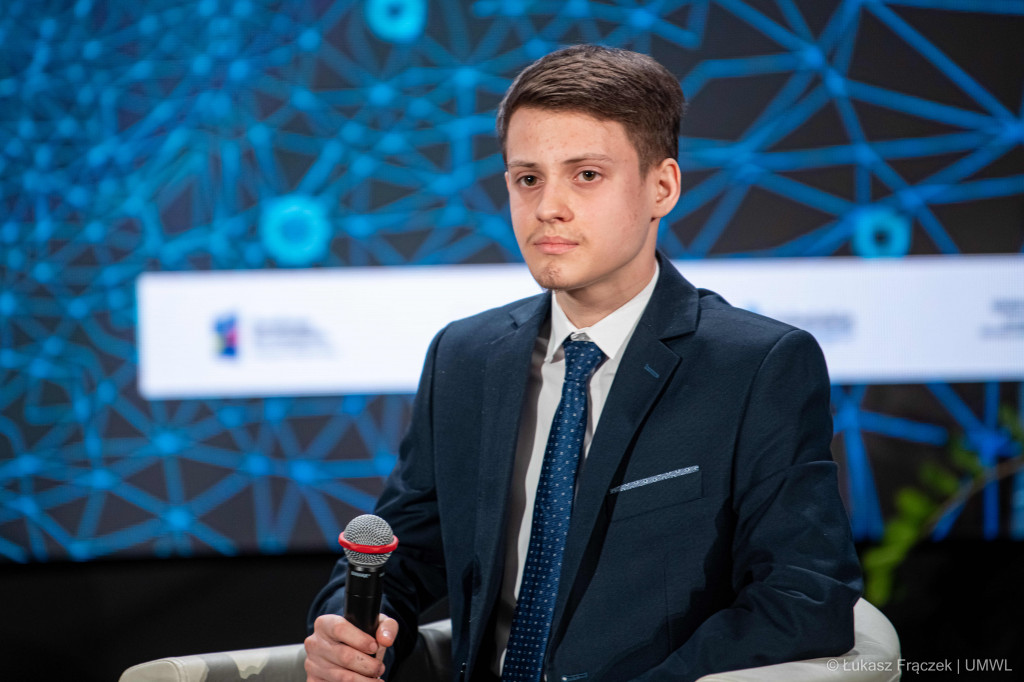 Programy stypendialne dla uzdolnionej młodzieży realizowane przez Samorząd WL