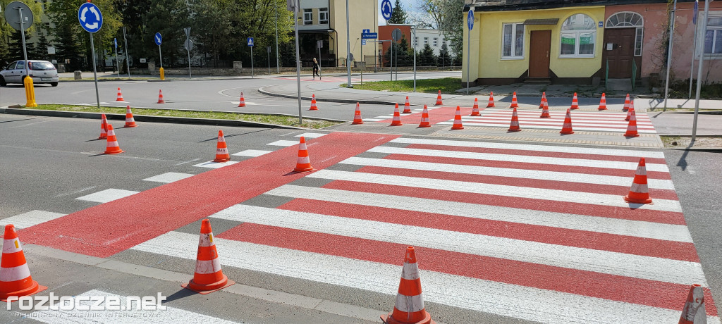 Nowe oznaczenia skrzyżowania ulic Partyzantów - Orląt Lwowskich