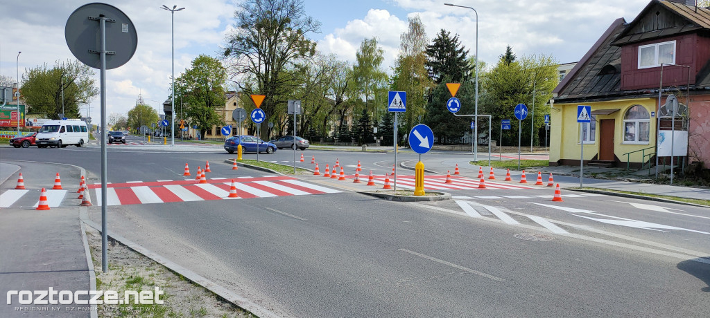 Nowe oznaczenia skrzyżowania ulic Partyzantów - Orląt Lwowskich