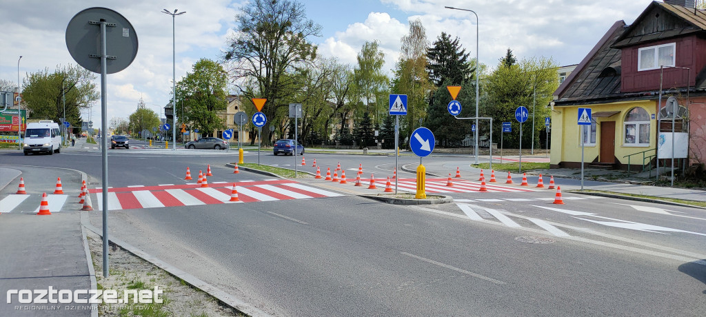 Nowe oznaczenia skrzyżowania ulic Partyzantów - Orląt Lwowskich