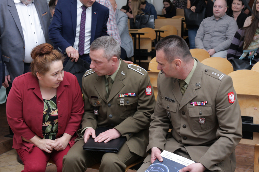 Nowe technologie w administracji i wojsku