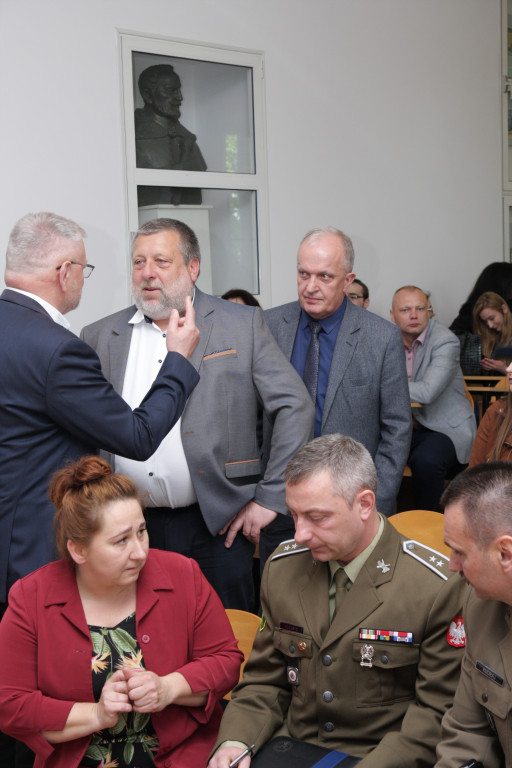 Nowe technologie w administracji i wojsku