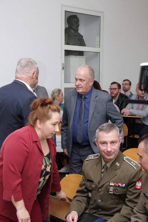 Nowe technologie w administracji i wojsku