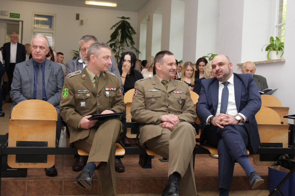 Nowe technologie w administracji i wojsku