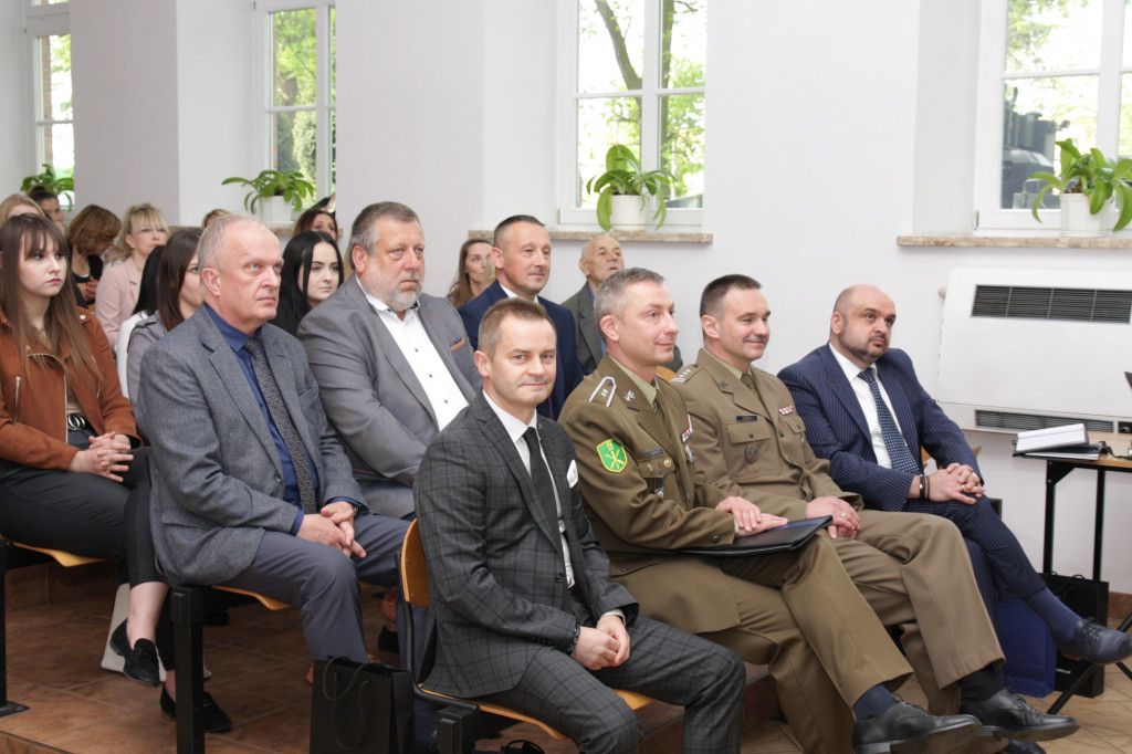Nowe technologie w administracji i wojsku