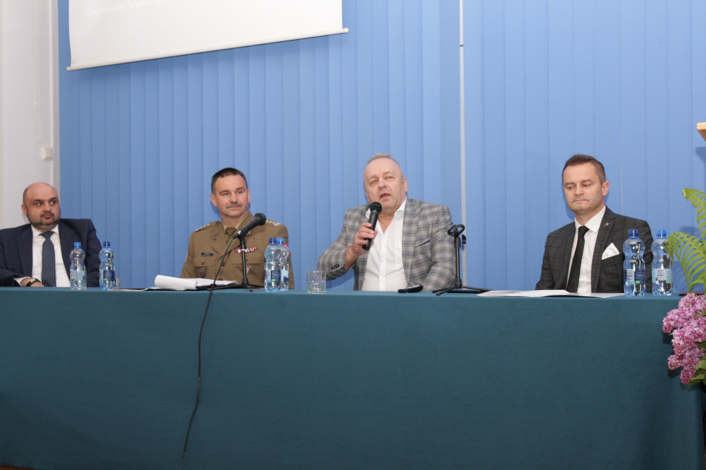 Nowe technologie w administracji i wojsku