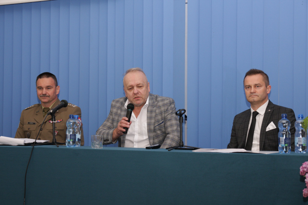 Nowe technologie w administracji i wojsku