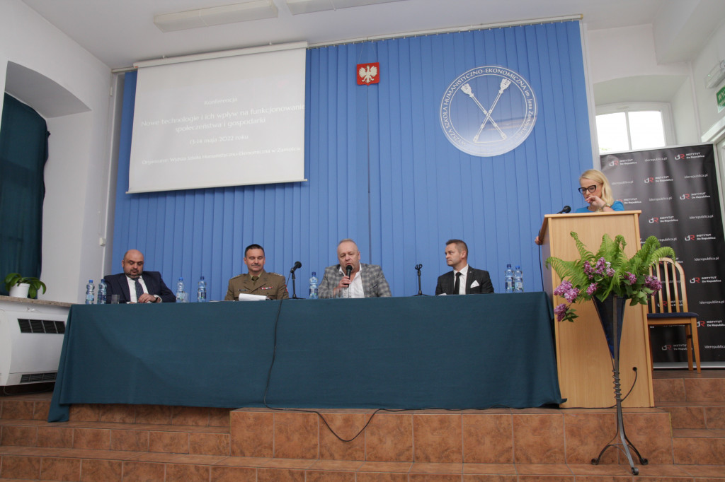 Nowe technologie w administracji i wojsku