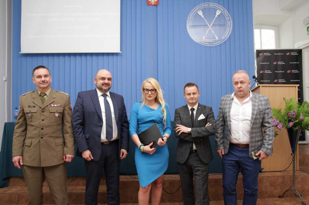 Nowe technologie w administracji i wojsku