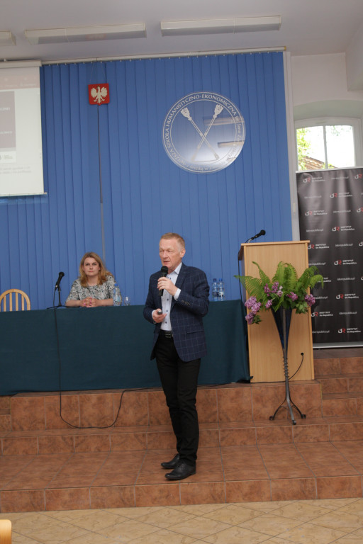 Nowe technologie w administracji i wojsku