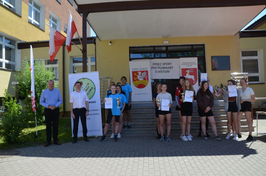 Przez sport przypominamy o historii - turnieje w piłce siatkowej