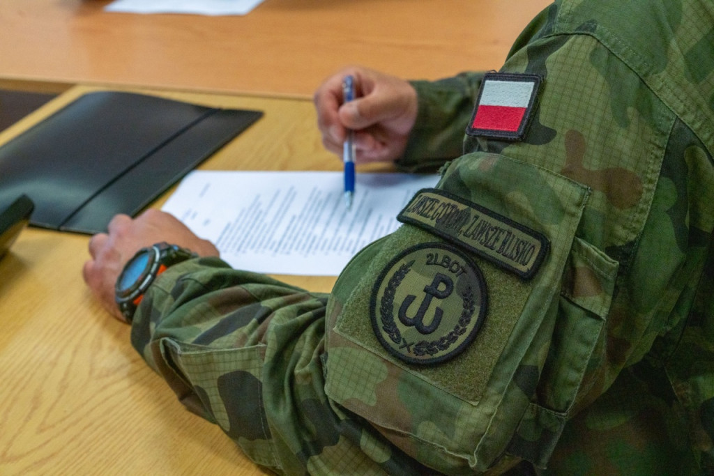 2 LBOT rozbudowuje kadrę zawodową