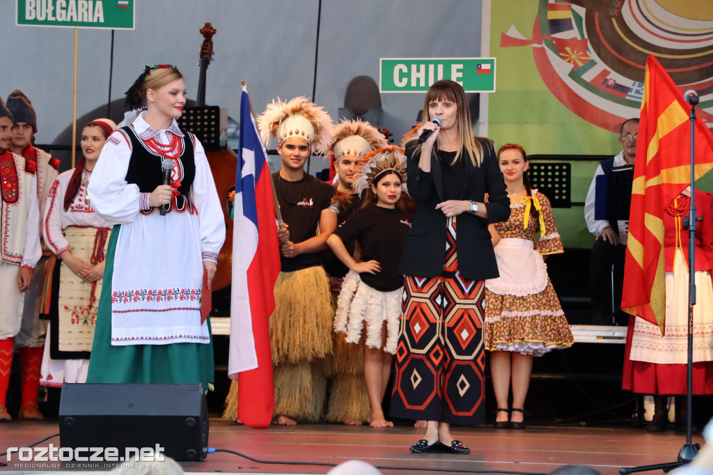 Korowód zespołów i koncert inauguracyjny EUROFOLK - Zamość 2022 [cz. 1]