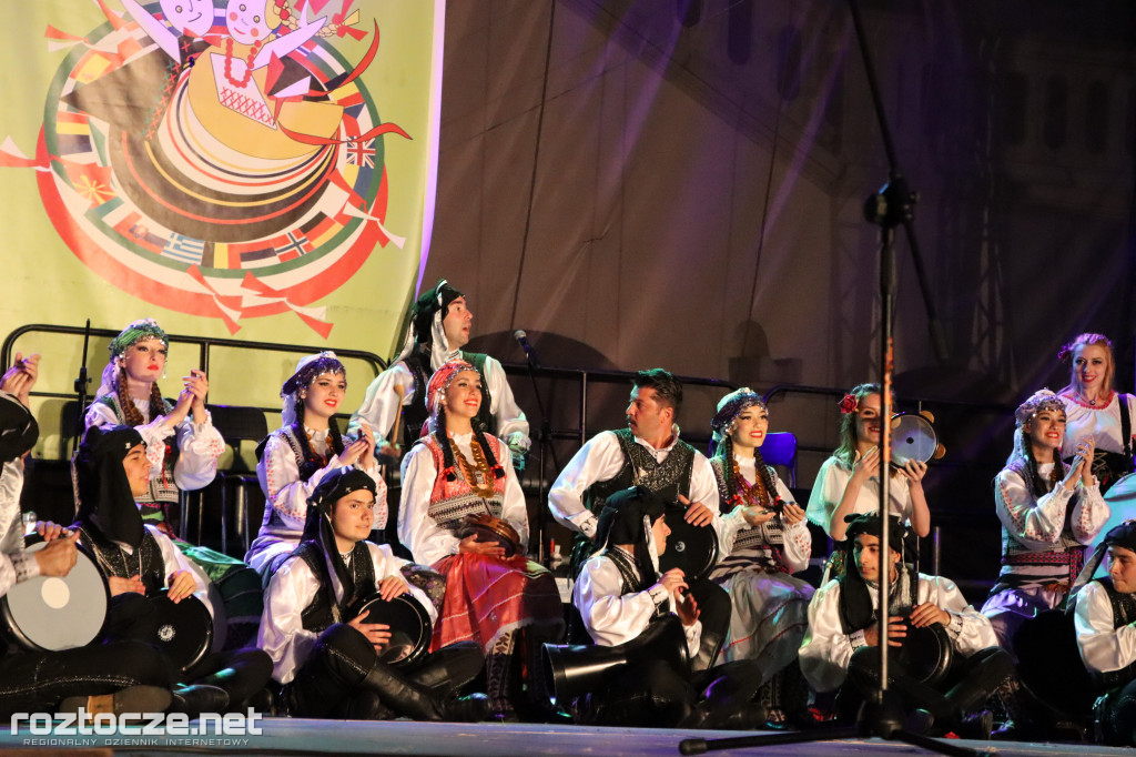 Korowód zespołów i koncert inauguracyjny EUROFOLK - Zamość 2022 [cz. 1]